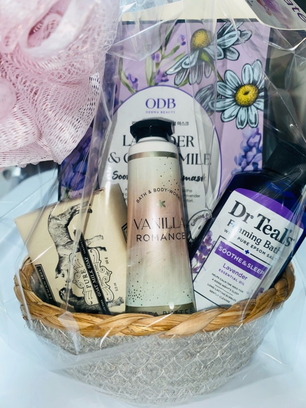 6 PC Lavender Mother's Day Gift Basket: Yardley, Beekman 1802 B&BW, Dr Teals ODB